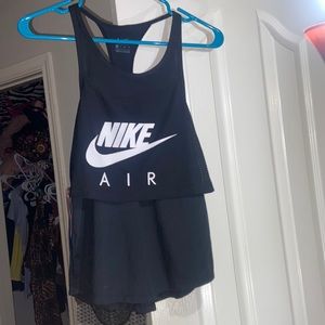 NWOT Nike logo layered tank